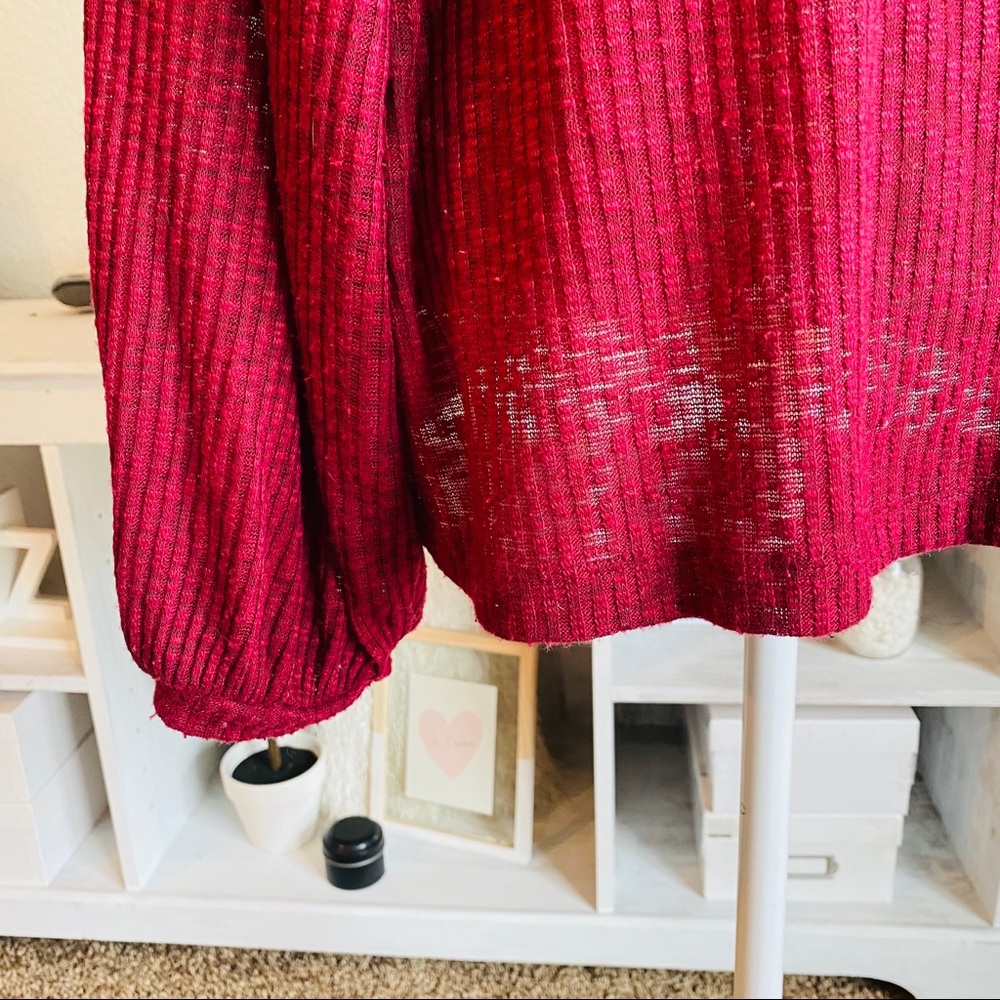 Ridged stretchy maroon long sleeve top - Picture 4 of 4